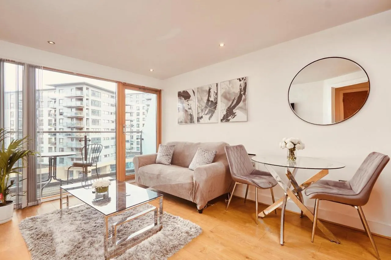 Deluxe City Modern Apt&Free Parking No Balcony Leeds  Leeds (West Yorkshire)