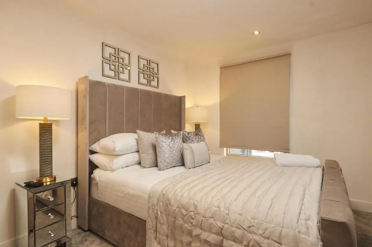 Deluxe City Modern Apt&Free Parking No Balcony Leeds  United Kingdom
