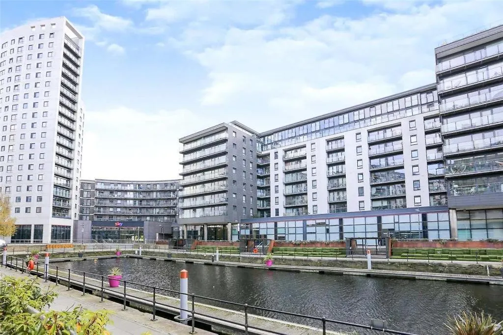 Apartment Deluxe City Modern Apt&Free Parking No Balcony Leeds