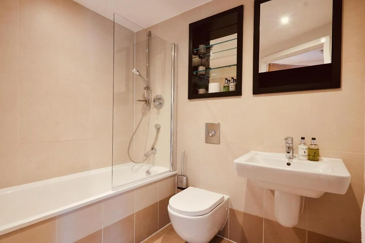 Deluxe City Modern Apt&Free Parking No Balcony Leeds  United Kingdom