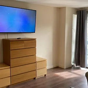  Apartment Br United Kingdom