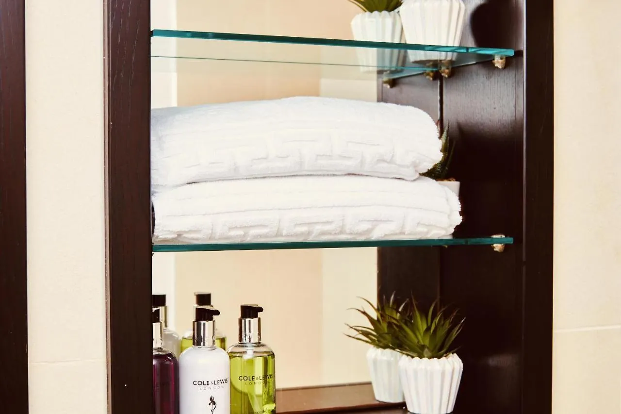 Deluxe City Modern Apt&Free Parking No Balcony ليدز